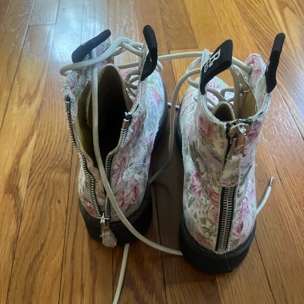 R13 floral print combat boots size 39 like new!!💐🥾 - Picture 5 of 11